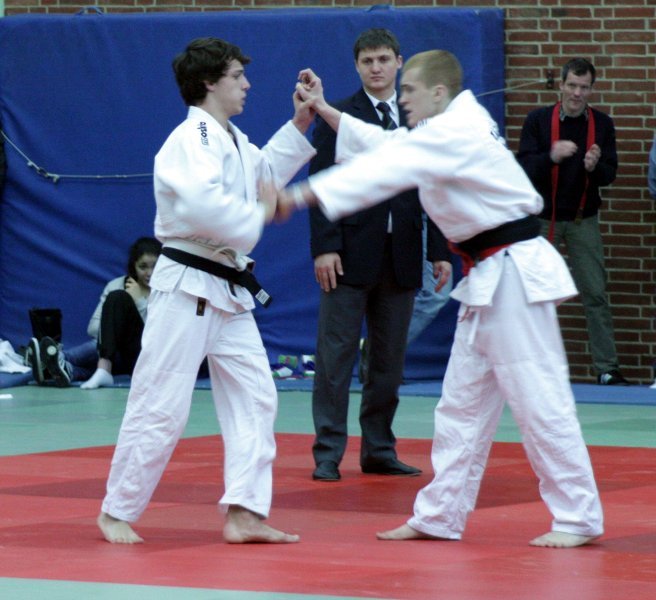 Niklas Schroettke (links) gegen Maxim Schitov