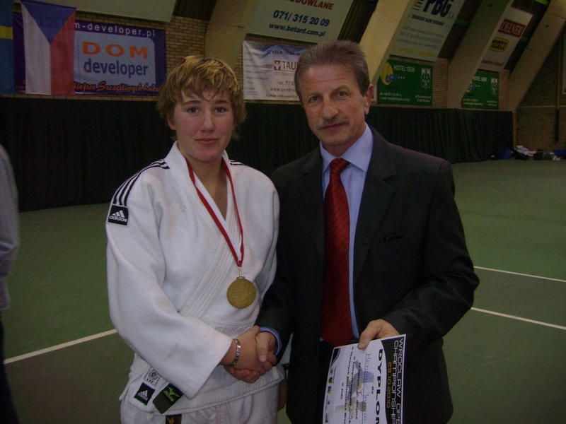 Janina erhält Gratulation