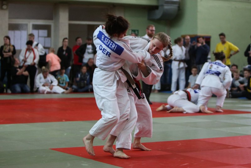 Blerina hält dagegen.