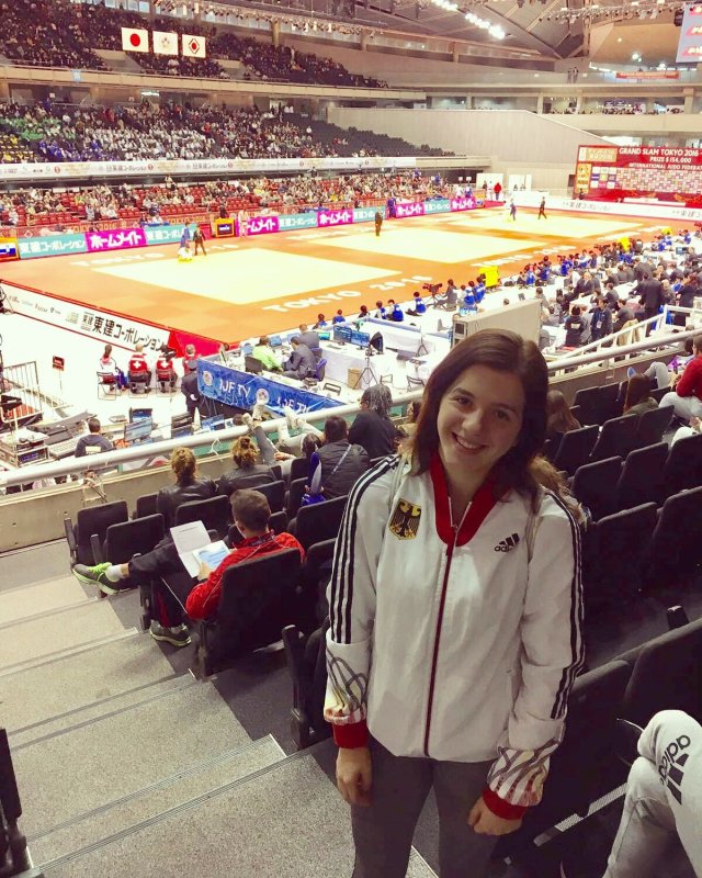 Blerina als Zuschauerin beim Grand Prix