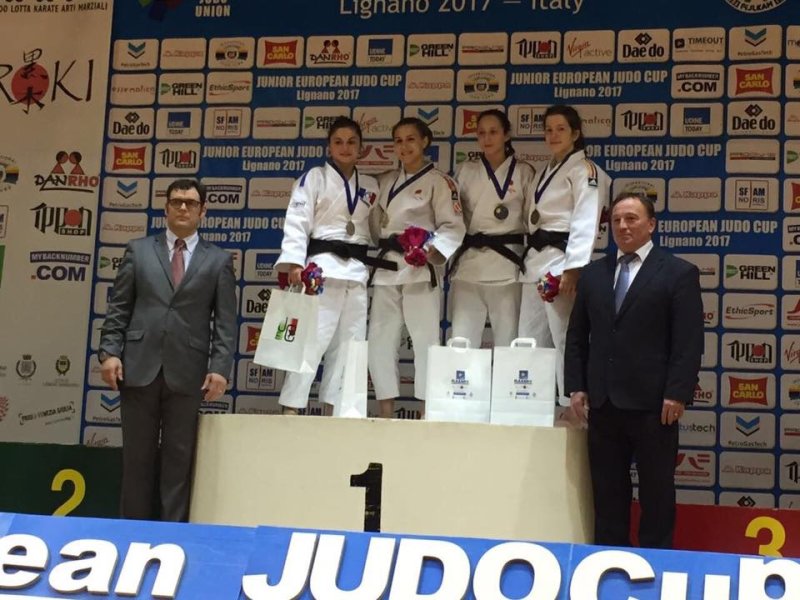 Blerina bei der Siegerehrung