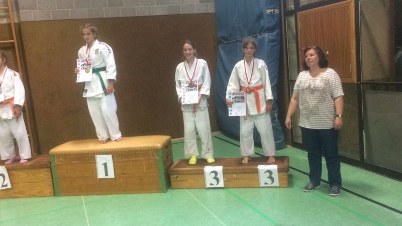 Janine bei der Siegerehrung