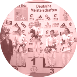 Siegerehrung für Blerina (2. von rechts)
