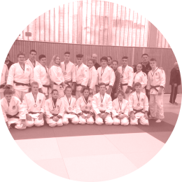 Mannschaft und KG mit THE