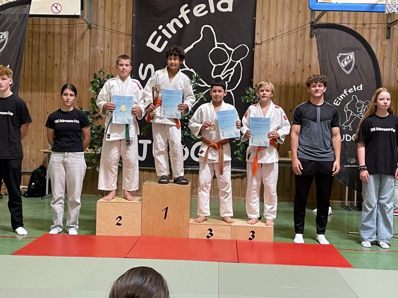 3. Platz für Lukas Marquardt (4. v. l.)